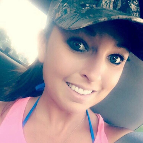 Meet your Posher, Kristen - Picture 3 of 3